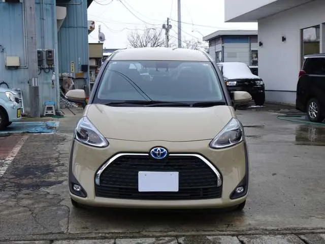 Toyota Sienta 2022 — миниатюра 2