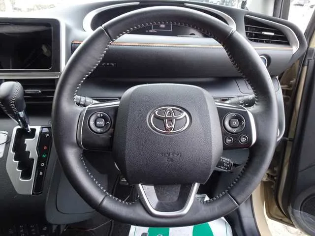 Toyota Sienta 2022 — миниатюра 4