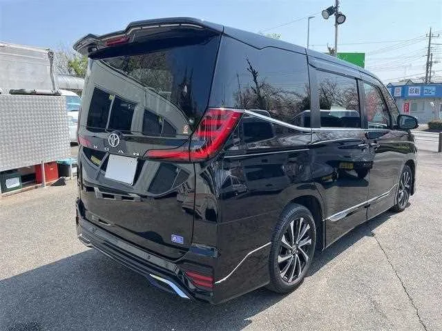Toyota Noah 2022 — миниатюра 3