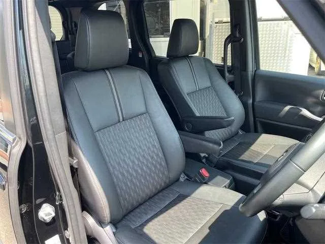 Toyota Noah 2022 — миниатюра 4
