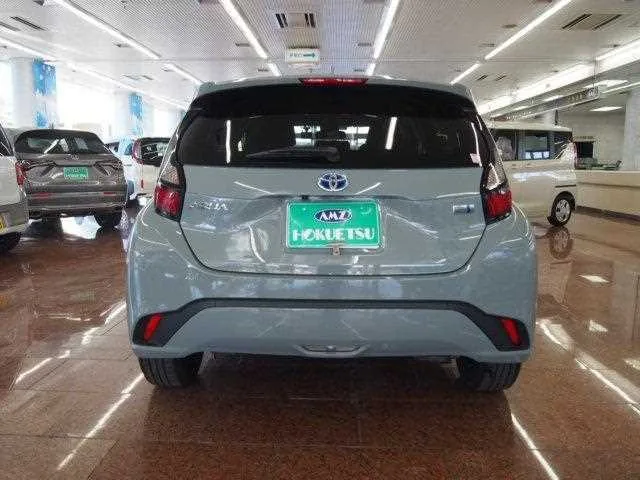 Toyota AQUA 2022 — миниатюра 2