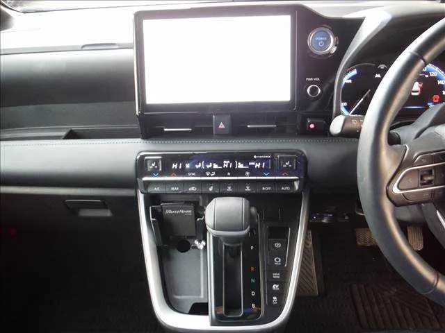 Toyota Voxy 2022 — миниатюра 3