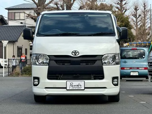 Toyota Hiace Van 2022 — миниатюра 2