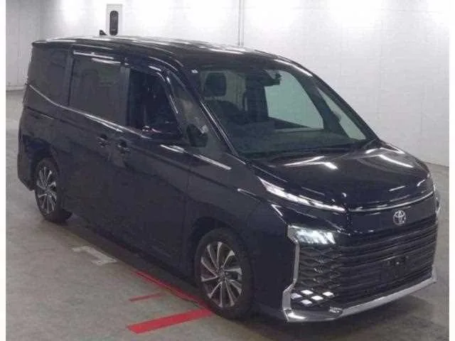 Toyota Voxy 2023 — миниатюра 4
