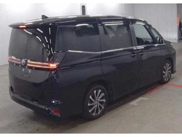 Toyota Voxy 2023 — миниатюра 5
