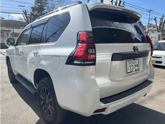 Toyota Land Cruiser Prado 2023 — миниатюра 3