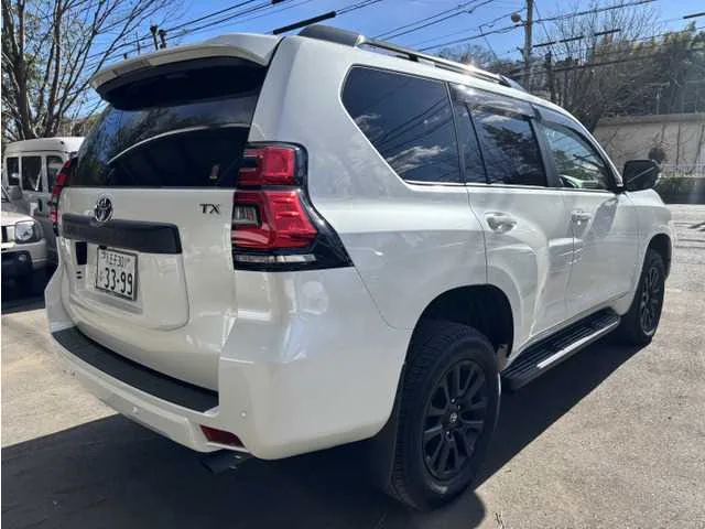Toyota Land Cruiser Prado 2023 — миниатюра 5