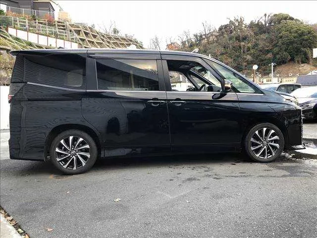 Toyota Voxy S-Z 2022 — миниатюра 5