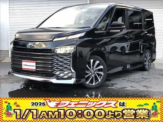 Toyota Voxy S-Z 2022 — фото 1, купить с доставкой в Москву