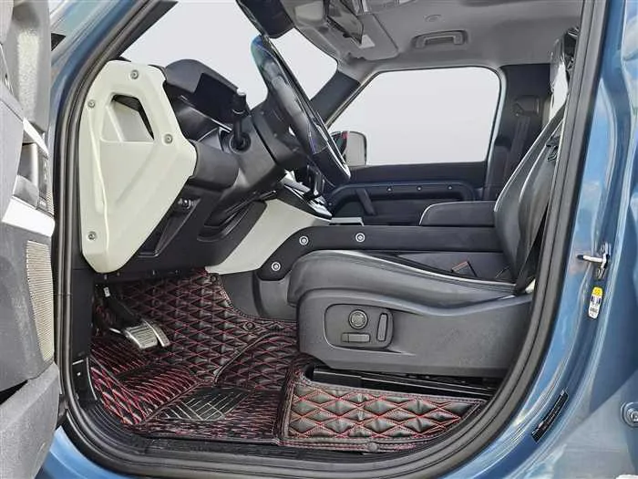 Land Rover Defender 2023 — миниатюра 4