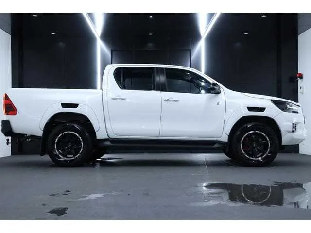 Toyota Hilux 2023 — миниатюра 5