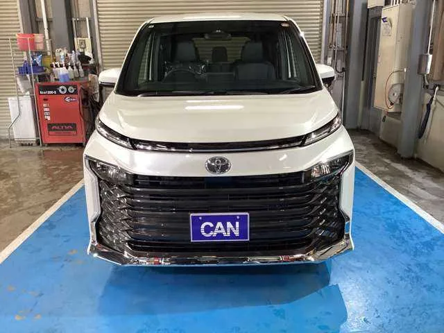 Toyota Voxy 2024 — миниатюра 2