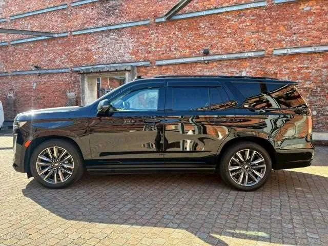 Cadillac Escalade 2023 — миниатюра 3