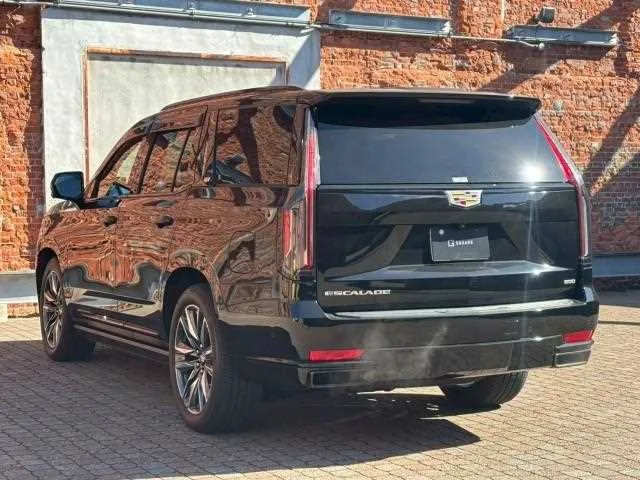 Cadillac Escalade 2023 — миниатюра 4