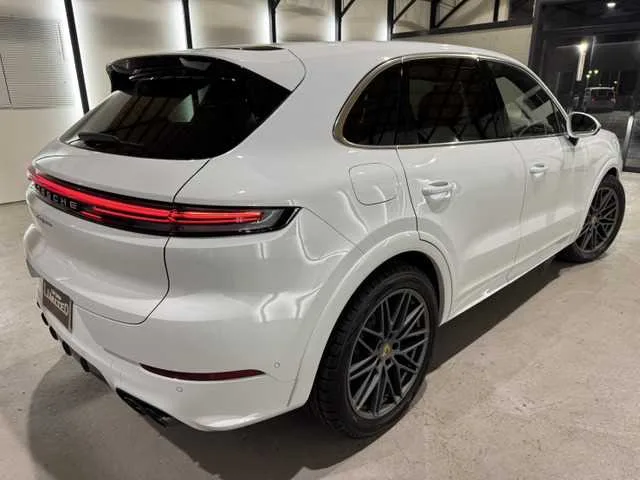 Porsche Cayenne 2024 — миниатюра 3