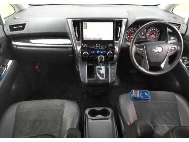 Toyota Alphard G 2022 — миниатюра 3