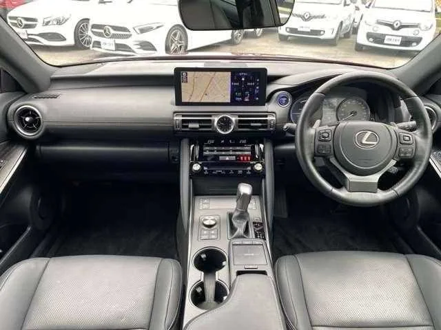 Lexus IS 2022 — миниатюра 2