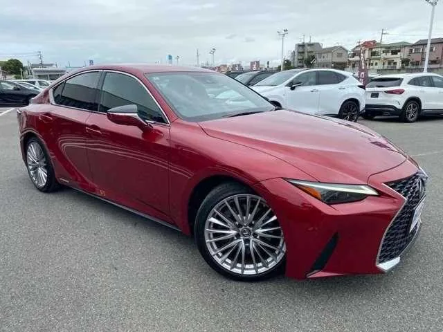Lexus IS 2022 — фото 1, купить с доставкой в Москву