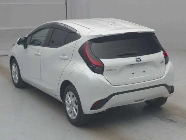Toyota AQUA 2022 — миниатюра 2
