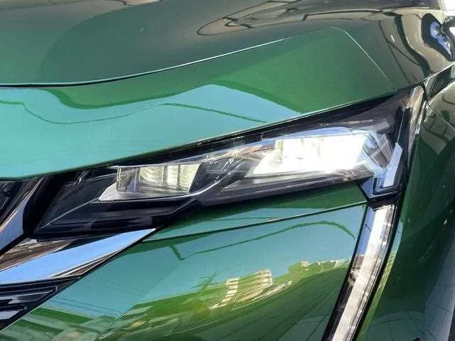 Peugeot 308 2025 — миниатюра 2