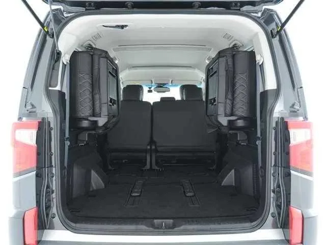 Mitsubishi Delica D:5 2023 — миниатюра 4