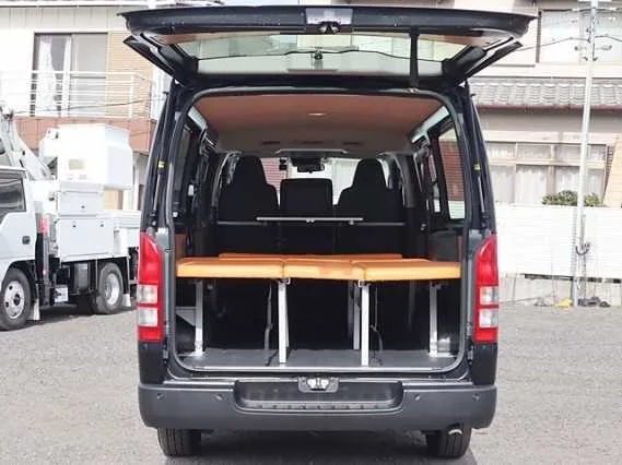 Toyota Hiace Van 2023 — миниатюра 2