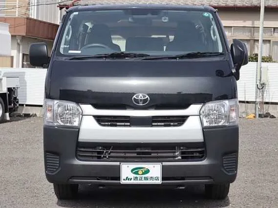 Toyota Hiace Van 2023 — миниатюра 4