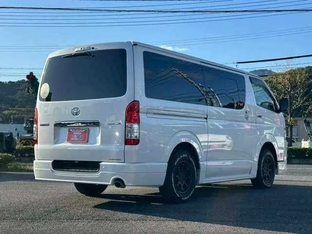 Toyota Hiace Van 2022 — миниатюра 2