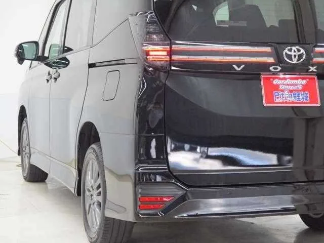 Toyota Voxy 2022 — миниатюра 4