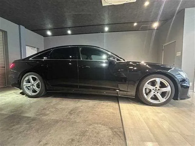 Audi A6 2022 — миниатюра 2
