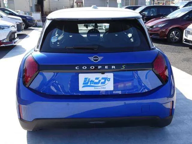 Rover Mini CooperSE 3 2024 — миниатюра 5