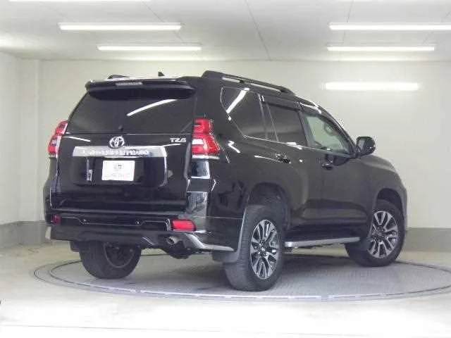 Toyota Land Cruiser Prado 2023 — миниатюра 2