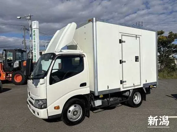 Hino Dutro 2022 — фото 1, купить с доставкой в Москву