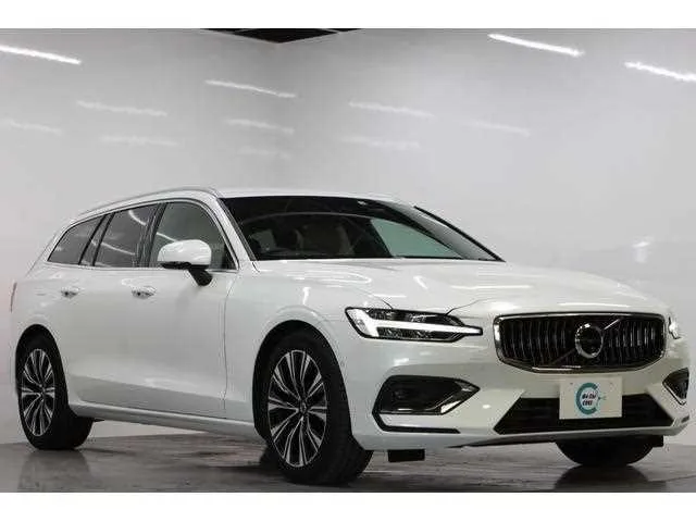 Volvo V60 2022 — фото 1, купить с доставкой в Москву