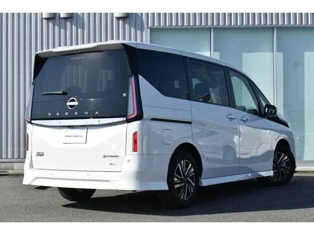 Nissan Serena 2024 — миниатюра 2