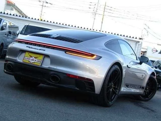 Porsche 911 GTS 2022 — миниатюра 2