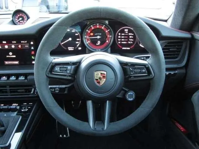 Porsche 911 GTS 2022 — миниатюра 4
