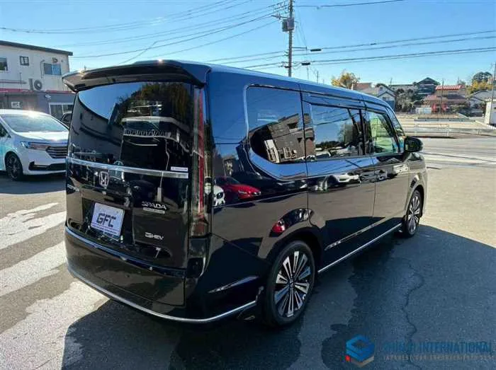 Honda Step WGN 2.0e HEV Spada Premium Line 2022 — миниатюра 2