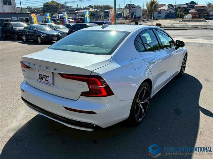 Volvo S60 Recharge Ultimate T6 AWD Plug In Hybrid/SR 2024 — миниатюра 2