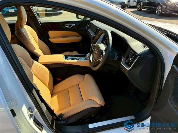 Volvo S60 Recharge Ultimate T6 AWD Plug In Hybrid/SR 2024 — миниатюра 5