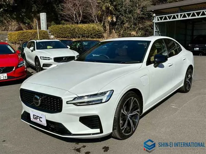 Volvo S60 Recharge Ultimate T6 AWD Plug In Hybrid/SR 2024 — фото 1, купить с доставкой в Москву