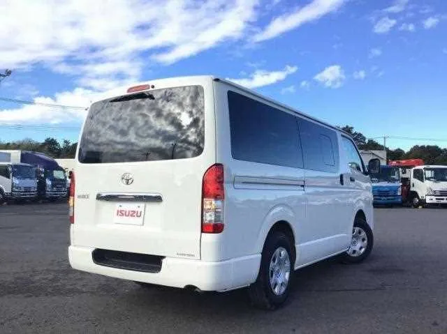 Toyota Hiace Van 2023 — миниатюра 2