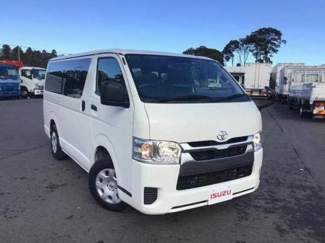 Toyota Hiace Van 2023 — миниатюра 5