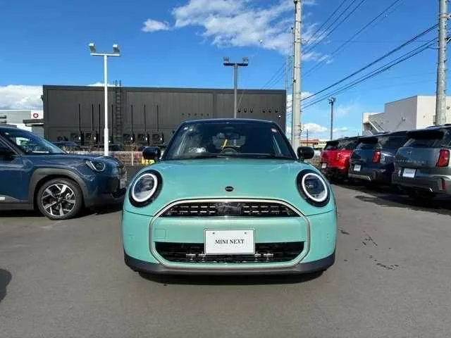 BMW MINI 2025 — миниатюра 2