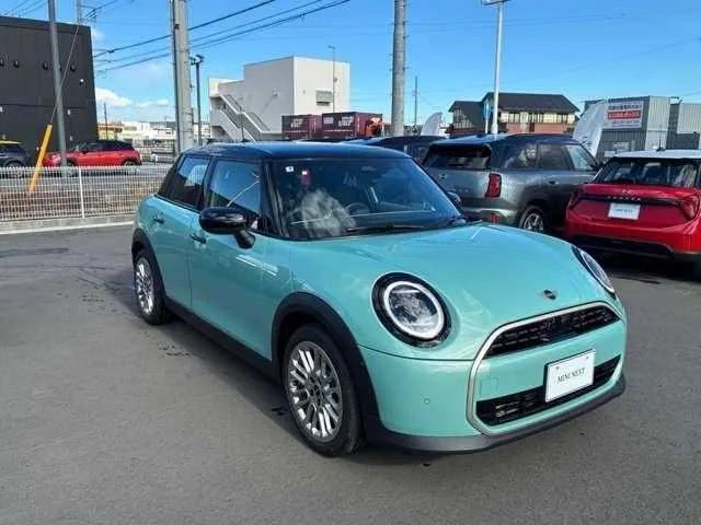 BMW MINI 2025 — миниатюра 3