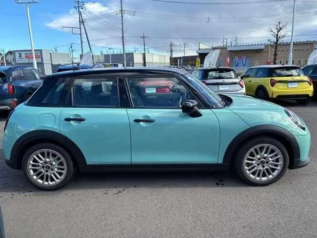 BMW MINI 2025 — миниатюра 4