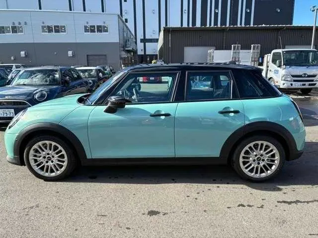 BMW MINI 2025 — миниатюра 5