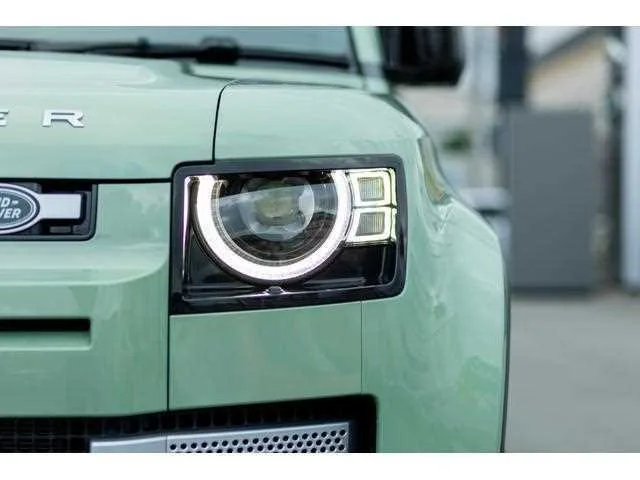 Land Rover Defender 2023 — миниатюра 4