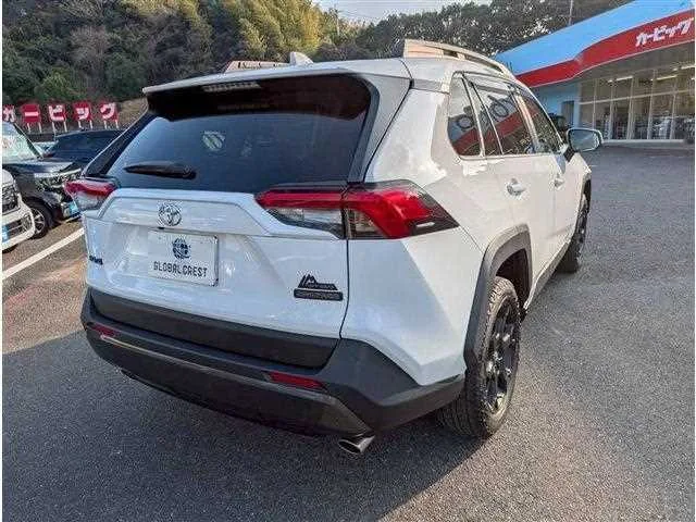 Toyota RAV4 2022 — миниатюра 3