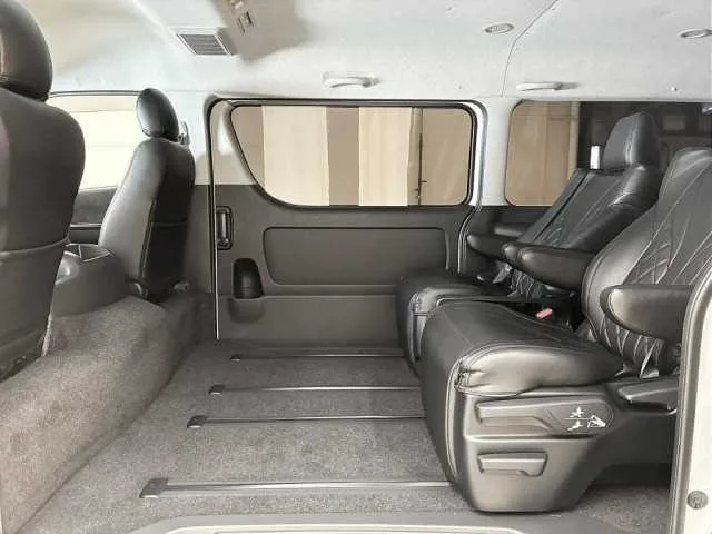 Toyota Hiace Wagon 2023 — миниатюра 3